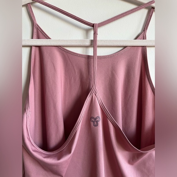 Aritzia TNA Activewear tank top Small - Picture 9 of 10